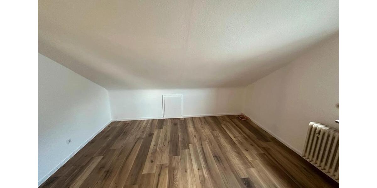 Dachgeschoßwohnung Aalen Dewangen - 3 Zimmer, 71 m&sup2;, 1.050&euro; | Angebot:26636268