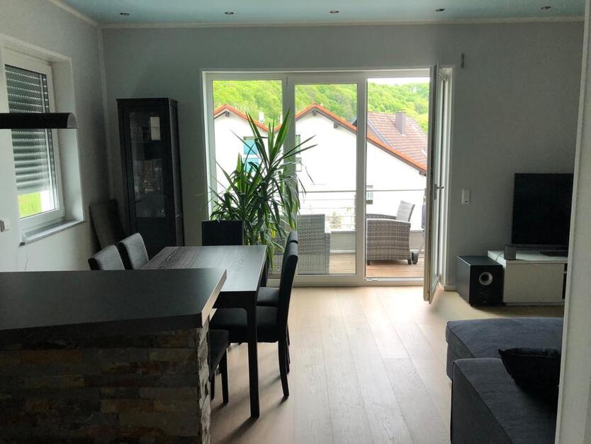 Moderne 2,5 Zimmer Wohnung mit Blick auf die Agger