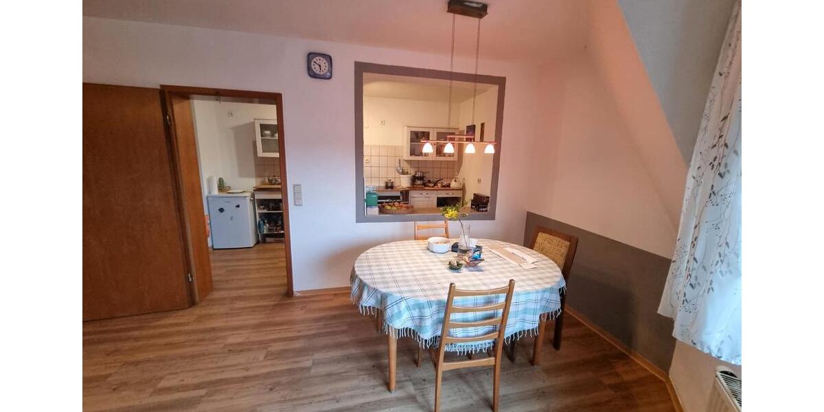 Dachgeschoßwohnung Neukirchen - 5 Zimmer, 100 m&sup2;, 600&euro; | Angebot:26167041