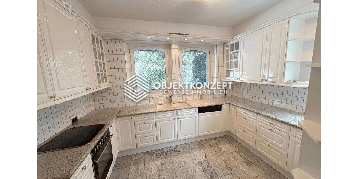 Etagenwohnung Engen - 7 Zimmer, 320 m&sup2;, 2.800&euro; | Angebot:24662337