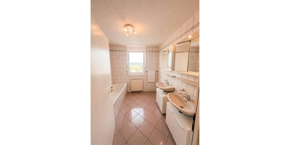 Etagenwohnung Crailsheim - 4 Zimmer, 105 m&sup2;, 1.050&euro; | Angebot:26272297