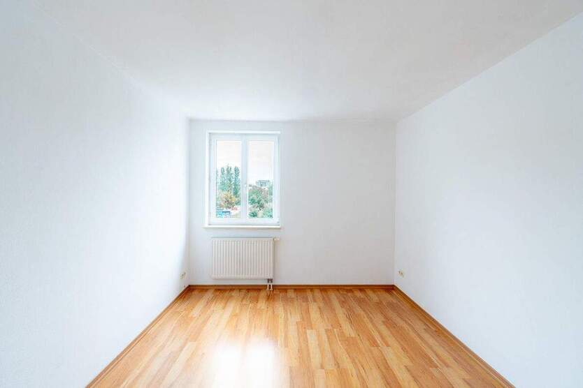 Geräumige 3-Zimmer-Whg. unweit des WorldTradeCenters. Neubau mit Aufzug an der Freiberger Straße. 3 zimmer