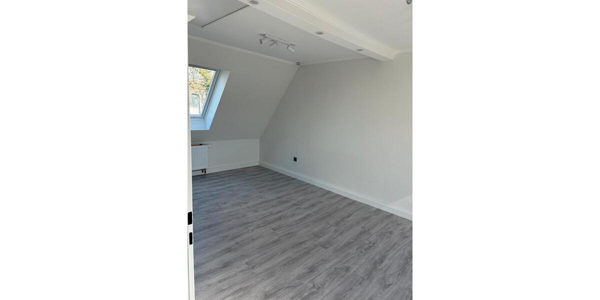Dachgeschoßwohnung Rastede - 3 Zimmer, 80 m&sup2;, 700&euro; | Angebot:26660399