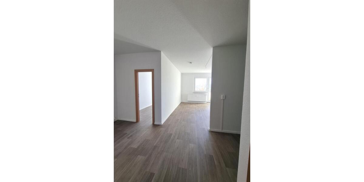 Etagenwohnung Glauchau - 4 Zimmer, 67 m&sup2;, 470&euro; | Angebot:25606760
