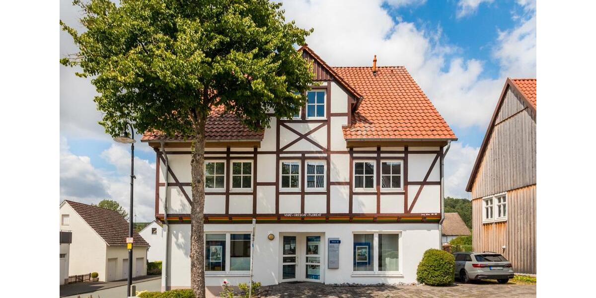 AUCH TEILBAR IM ERD- UND OBERGESCHOSS JE 95 m² - INNENSTADTLAGE UND MODERN AUSGESTATTET zimmer