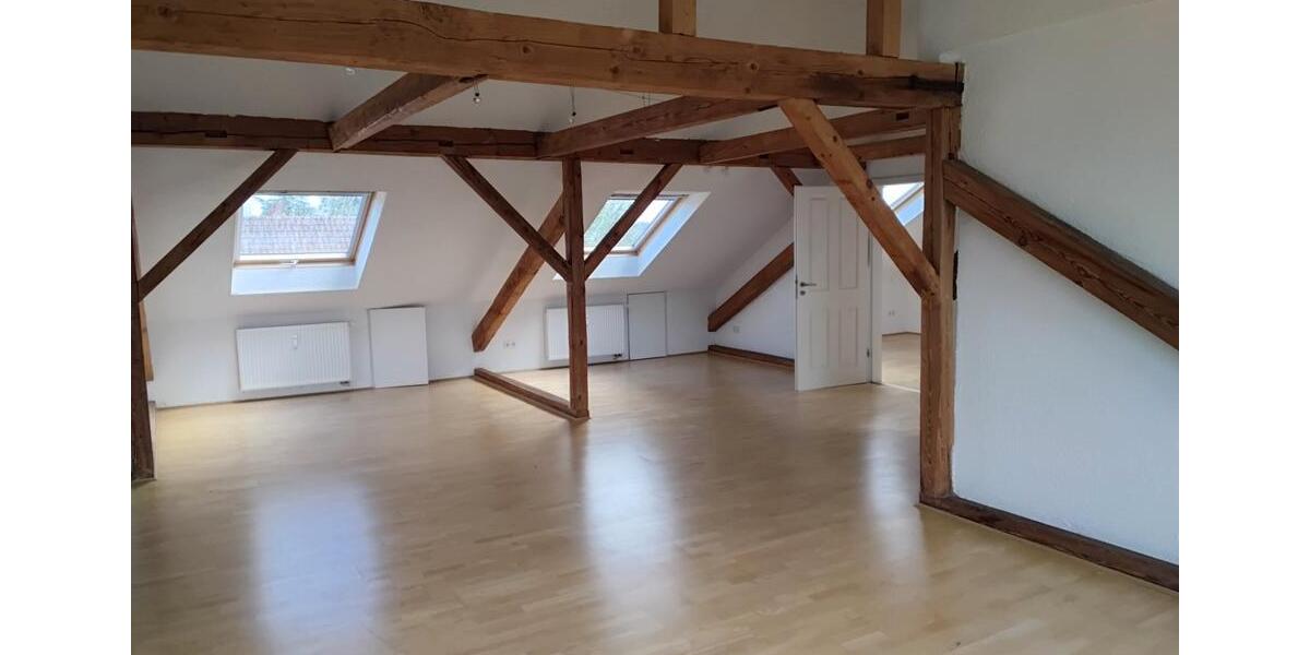 Dachgeschoßwohnung Walldürn - 3 Zimmer, 100 m&sup2;, 800&euro; | Angebot:26221333