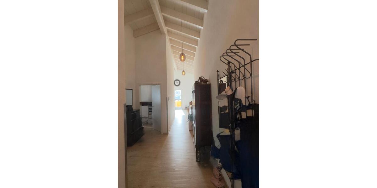 Dachgeschoßwohnung Neuffen - 3 Zimmer, 93 m&sup2;, 1.550&euro; | Angebot:26130342