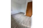 2-Zimmer Wohnung mit Balkon und Keller, großes Bad, ohne EBK
