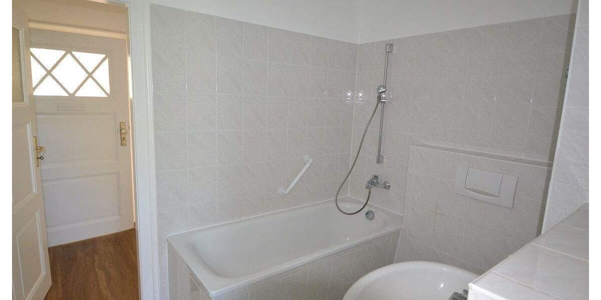 Etagenwohnung Dresden Leuben - 2 Zimmer, 60 m&sup2;, 466&euro; | Angebot:26733498