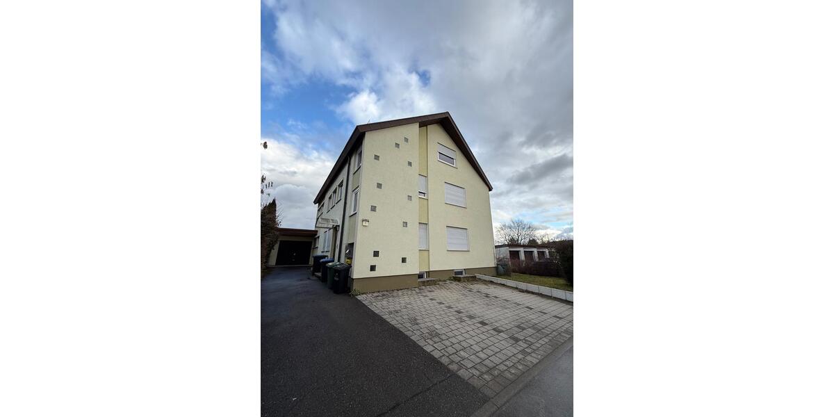 Dachgeschoßwohnung Leonberg - 3 Zimmer, 68 m&sup2;, 970&euro; | Angebot:25100854