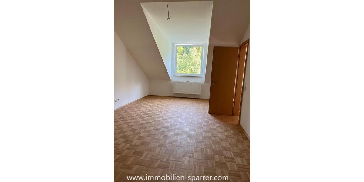 Maisonettenwohnung Tännesberg - 7 Zimmer, 205 m&sup2;, 1.340&euro; | Angebot:25760328