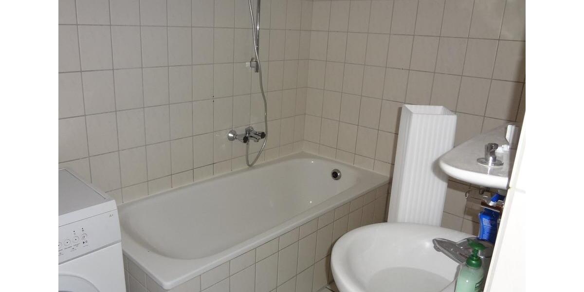 Dachgeschoßwohnung Stade - 2.5 Zimmer, 66 m&sup2;, 595&euro; | Angebot:26538416