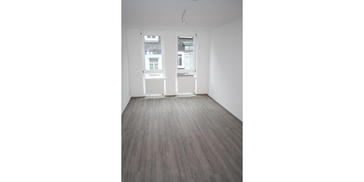Erdgeschoßwohnung Suhl - 4 Zimmer, 101 m&sup2;, 750&euro; | Angebot:25282926