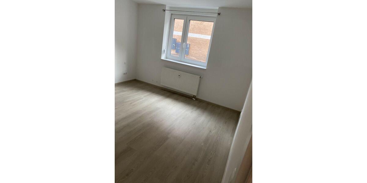 Erdgeschoßwohnung Vohenstrauß - 2 Zimmer, 81 m&sup2;, 690&euro; | Angebot:26546172