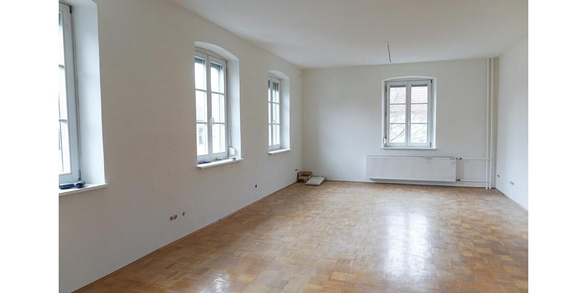 Etagenwohnung Hammelburg - 5 Zimmer, 133 m&sup2;, 900&euro; | Angebot:24480623