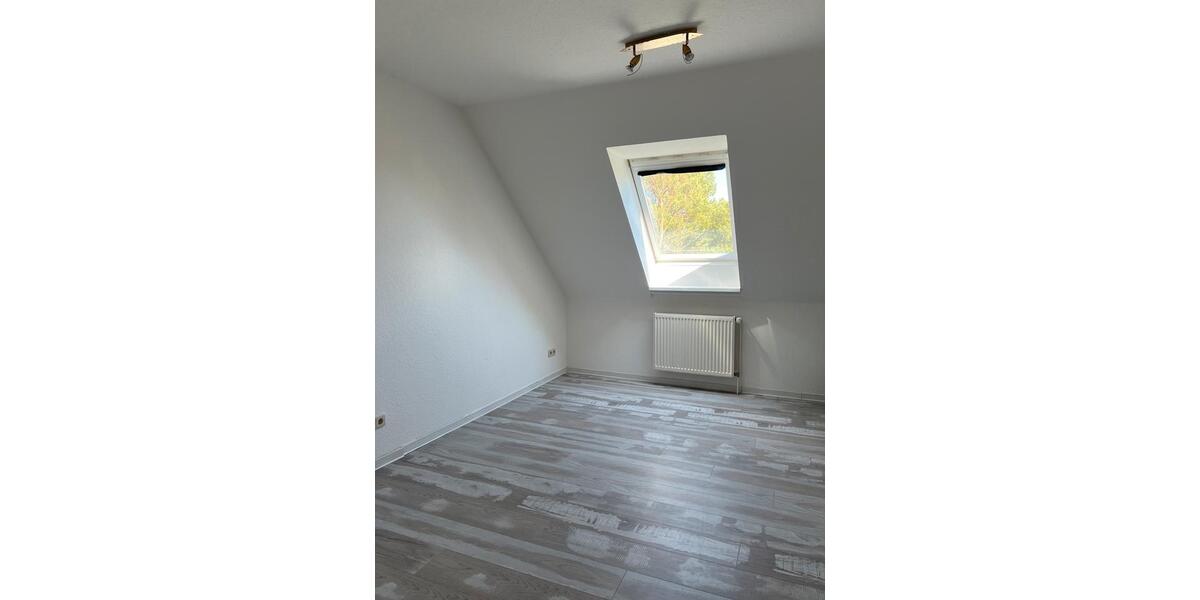 Dachgeschoßwohnung Fürstenwalde (Spree) - 5 Zimmer, 118 m&sup2;, 1.350&euro; | Angebot:26327116