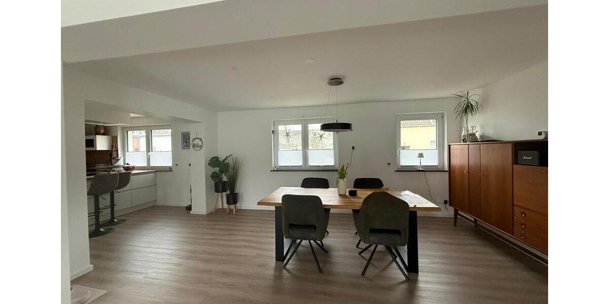 Doppelhaushälfte Leverkusen - 4 Zimmer, 135 m&sup2;, 2.350&euro; | Angebot:26041628