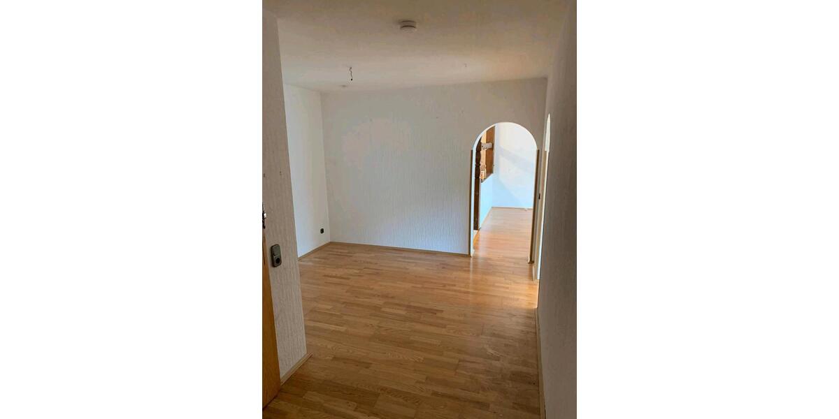 Etagenwohnung Riegelsberg - 3 Zimmer, 83 m&sup2;, 1.090&euro; | Angebot:26034286