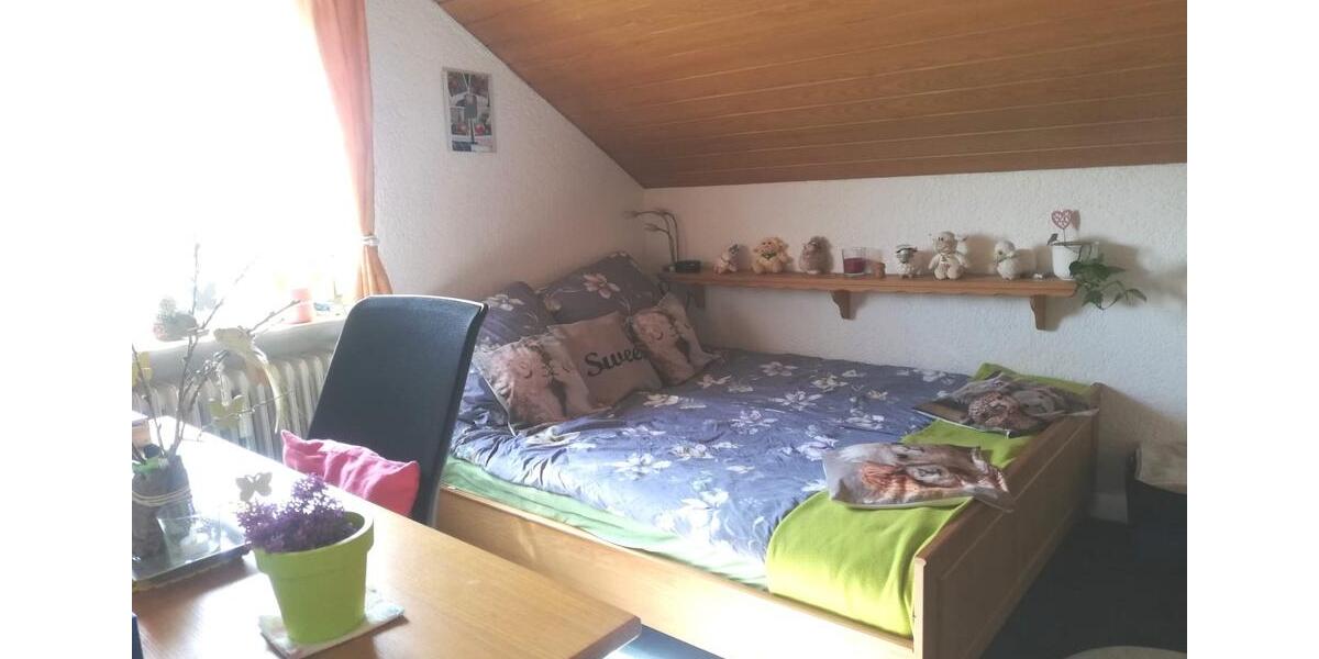 Dachgeschoßwohnung Alteglofsheim - 2 Zimmer, 40 m&sup2;, 650&euro; | Angebot:26598129