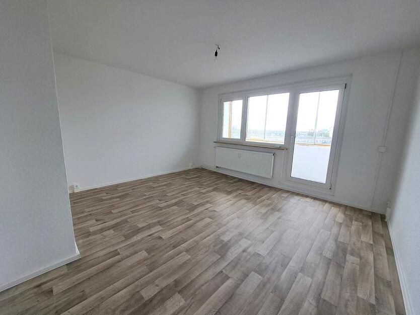 Wir renovieren für Sie - 3-Zimmer-Wohnung mit verglasten Balkon - ab dem 20.09.2025