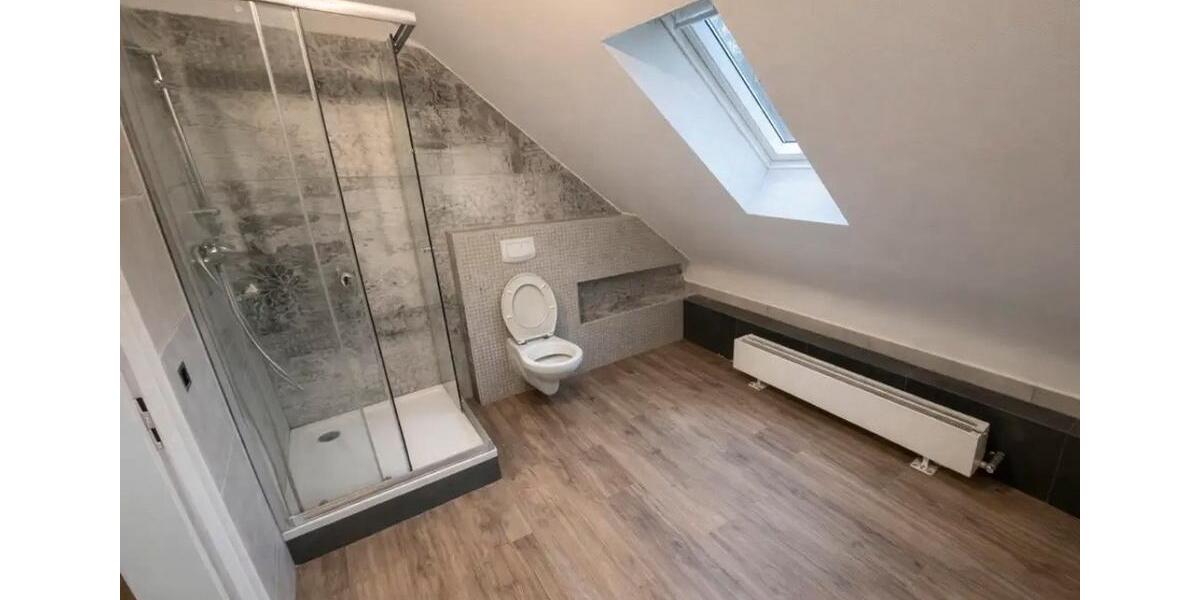 Dachgeschoßwohnung Saarbrücken West - 4 Zimmer, 110 m&sup2;, 750&euro; | Angebot:25118115