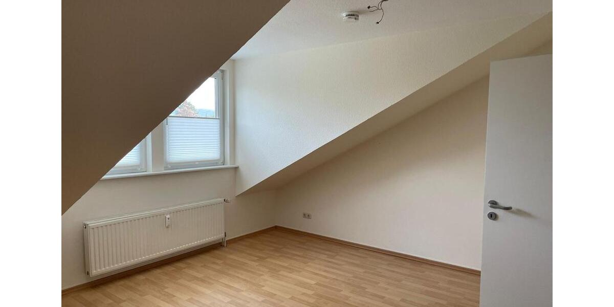 Dachgeschoßwohnung Lübbecke - 3 Zimmer, 100 m&sup2;, 800&euro; | Angebot:26350500