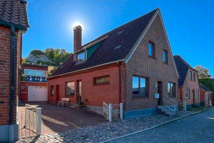 FREISTEHENDES EINFAMILIENHAUS ZU VERMIETEN 5 zimmer