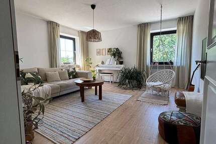 Wohnung Eggenfelden - 4 Zimmer, 130 m&sup2;, 1.000&euro; | Angebot:27157089