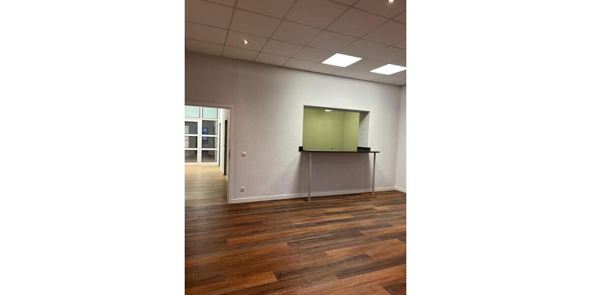 Erdgeschoßwohnung Zerbst (Anhalt) - 5 Zimmer, 135 m&sup2;, 810&euro; | Angebot:25855758