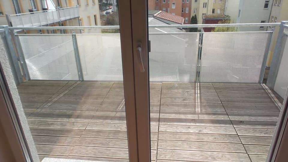 *** Schicke Stadtwohnung DG | Balkon | Kamin | Stellplatz | Einbauküche *** 2 zimmer