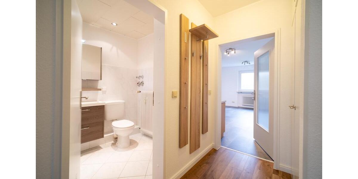 Etagenwohnung Wiesbaden Biebrich - 2 Zimmer, 70 m&sup2;, 1.100&euro; | Angebot:24679169