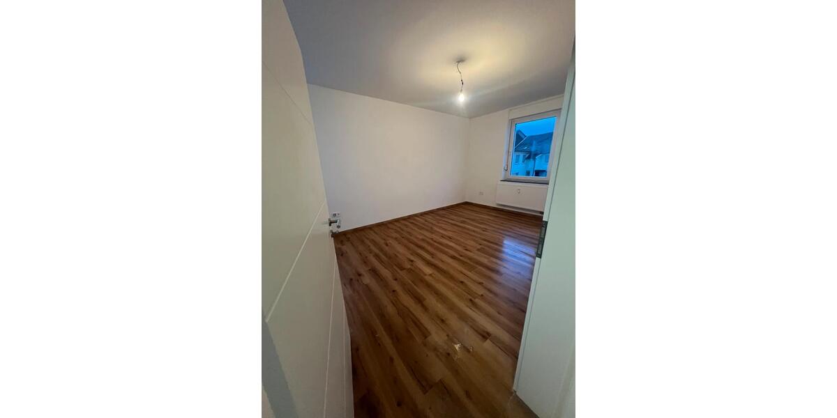 Etagenwohnung Hilchenbach - 3 Zimmer, 77 m&sup2;, 650&euro; | Angebot:25255156