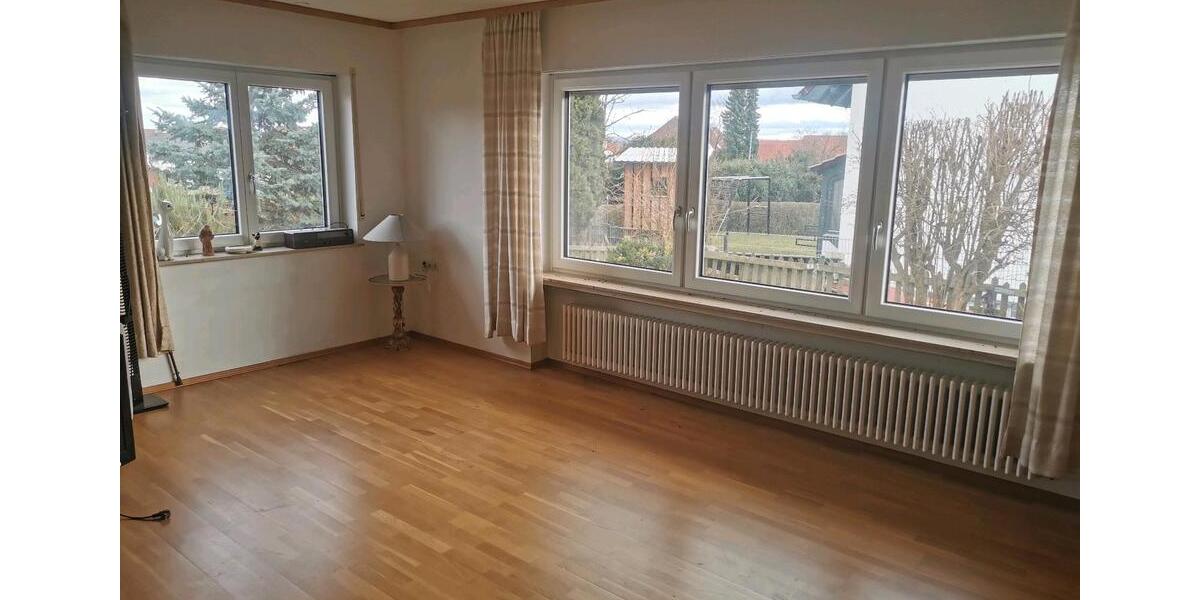 Erdgeschoßwohnung Rottenburg am Neckar - 4 Zimmer, 120 m&sup2;, 375&euro; | Angebot:25181060