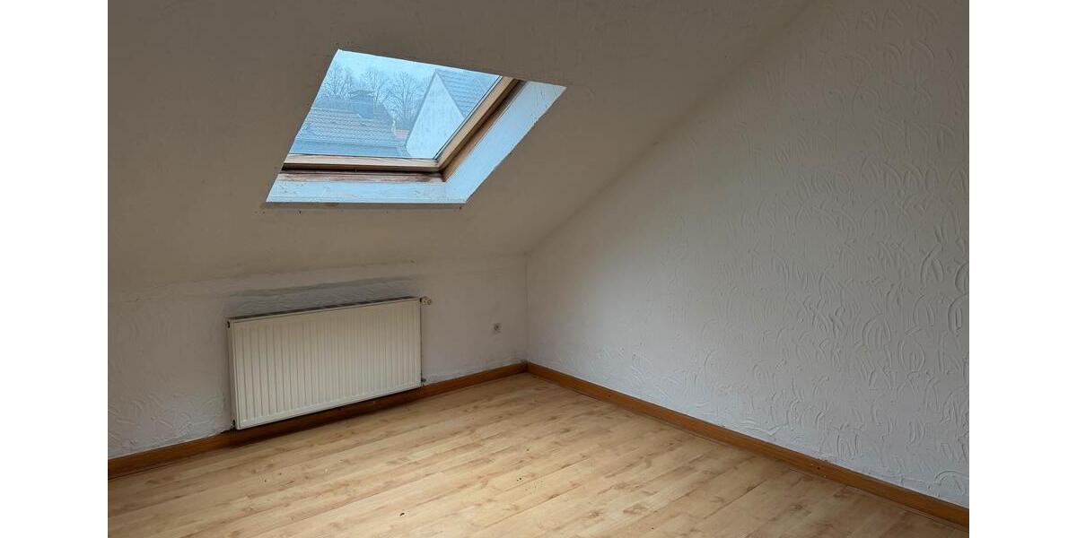 Dachgeschoßwohnung Menden (Sauerland) - 2.5 Zimmer, 43 m&sup2;, 350&euro; | Angebot:25171832