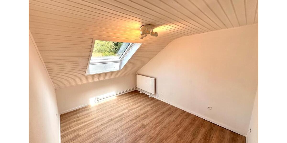 Doppelhaushälfte Iserlohn - 8 Zimmer, 155 m&sup2;, 1.399&euro; | Angebot:26248494
