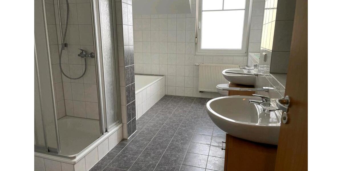 Doppelhaushälfte Kulmain - 6 Zimmer, 146 m&sup2;, 1.250&euro; | Angebot:24803866