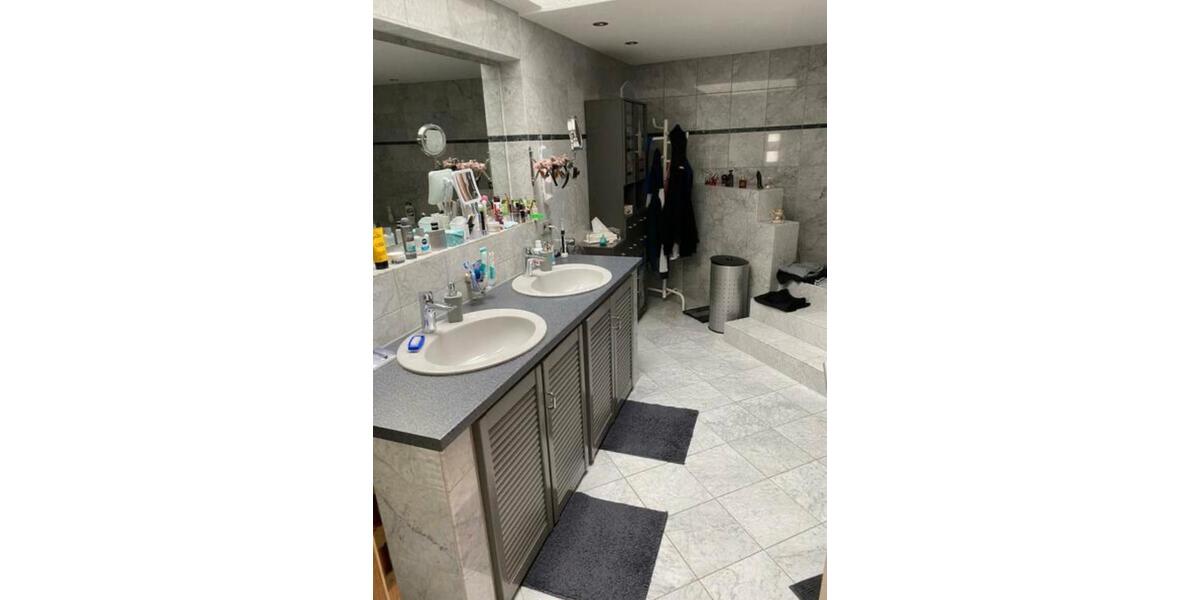 Etagenwohnung Schallstadt - 5 Zimmer, 180 m&sup2;, 2.550&euro; | Angebot:25990826