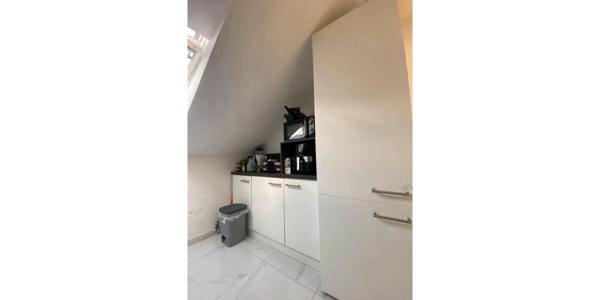 Vermiete 3 Zimmer Dachgeschosswohnung mit Loggia 3 zimmer