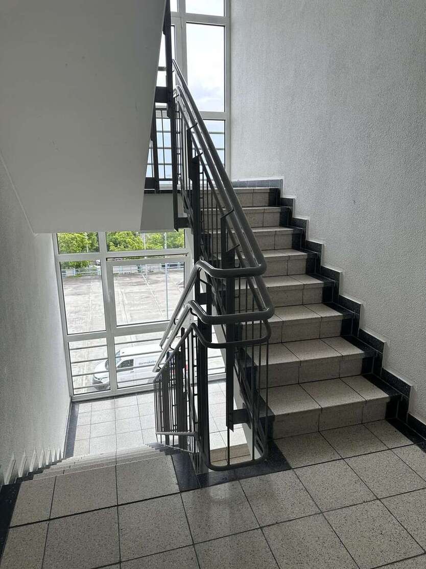++Aktuell in Sanierung!!! 3-RW mit Balkon und 2 Badezimmer++ 3 zimmer
