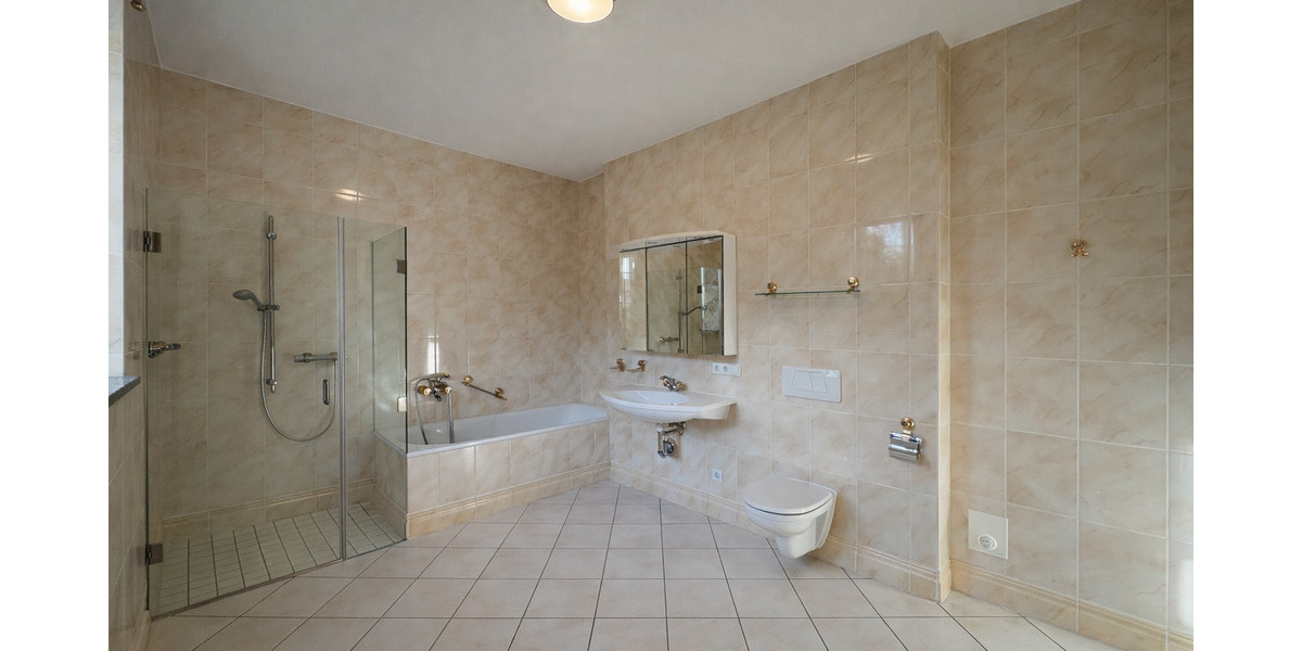 Etagenwohnung München Untergiesing-Harlaching - 4 Zimmer, 200 m&sup2;, 3.590&euro; | Angebot:25743007