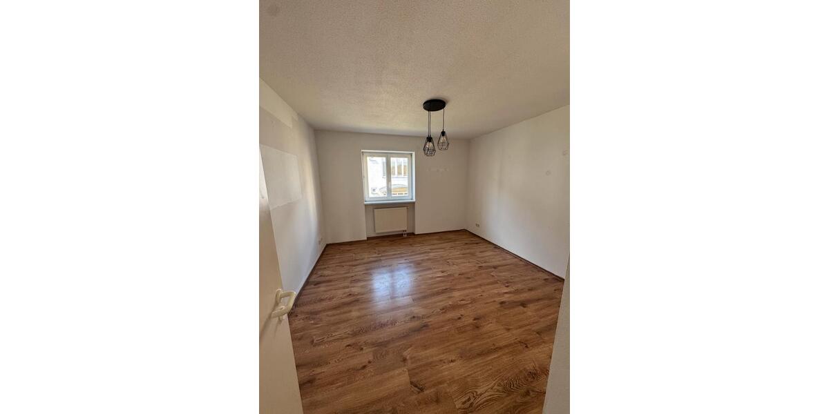 Etagenwohnung Regen - 3 Zimmer, 76 m&sup2;, 550&euro; | Angebot:26071638