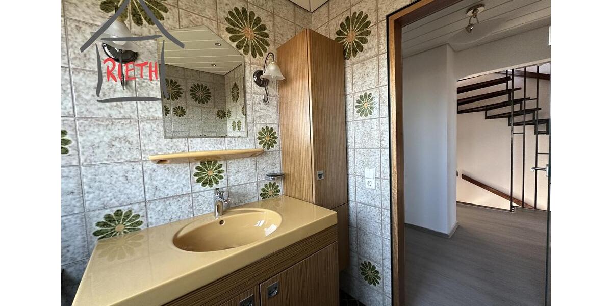 * Reiheneckhaus in toller Randlage von Schlösslesfeld * 6 zimmer