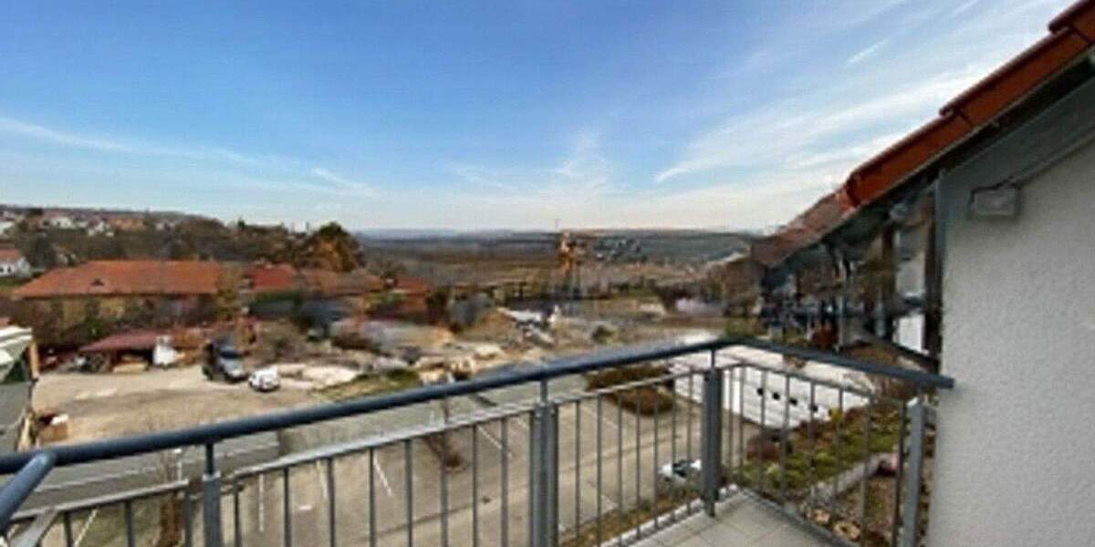 1-Raum-Wohnung mit Balkon, Dusche und Stellplatz in Naumburg 1 zimmer