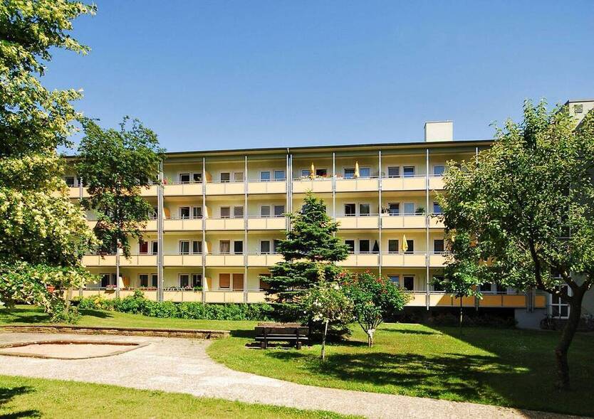 Nähe Nürnberger Stadtpark - Gemütliche, modernisierte -3-Zimmer-Wohnung mit großem Balkon, Praunstraße 23 - ohne Maklerprovision