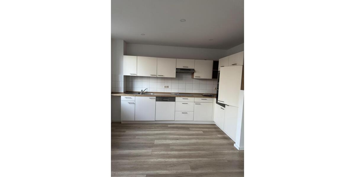 Etagenwohnung Bergen - 4 Zimmer, 123 m&sup2;, 860&euro; | Angebot:25281162