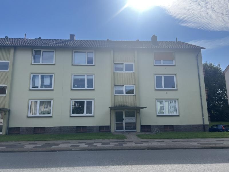 Charmante 2,5-Zimmer-Erdgeschoßwohnung mit zwei Balkonen & Einbauküche – Innenstadtnähe!