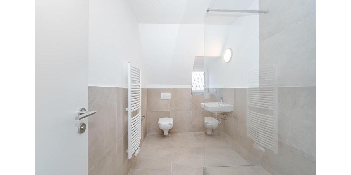 Einfamilienhaus Grünwald - 6 Zimmer, 210 m&sup2;, 4.200&euro; | Angebot:24571196