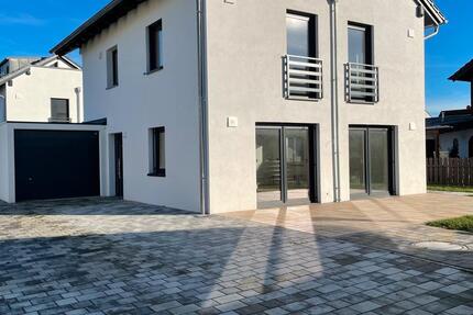 Haus Töging am Inn - 4 Zimmer, 133 m&sup2;, 1.750&euro; | Angebot:22973516