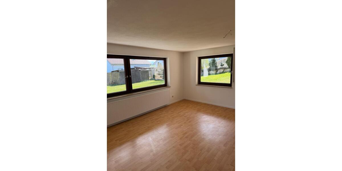 Erdgeschoßwohnung Sonnenbühl - 2 Zimmer, 72 m&sup2;, 850&euro; | Angebot:26250424