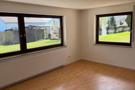 Wohnung Sonnenbühl - 2 Zimmer, 72 m&sup2;, 850&euro; | Angebot:26250424